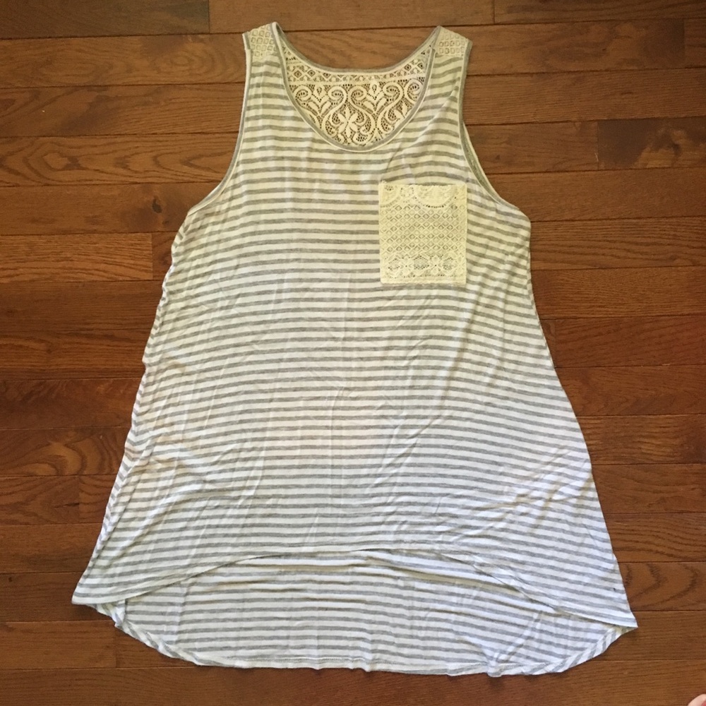 Gray/white stripe tank size M